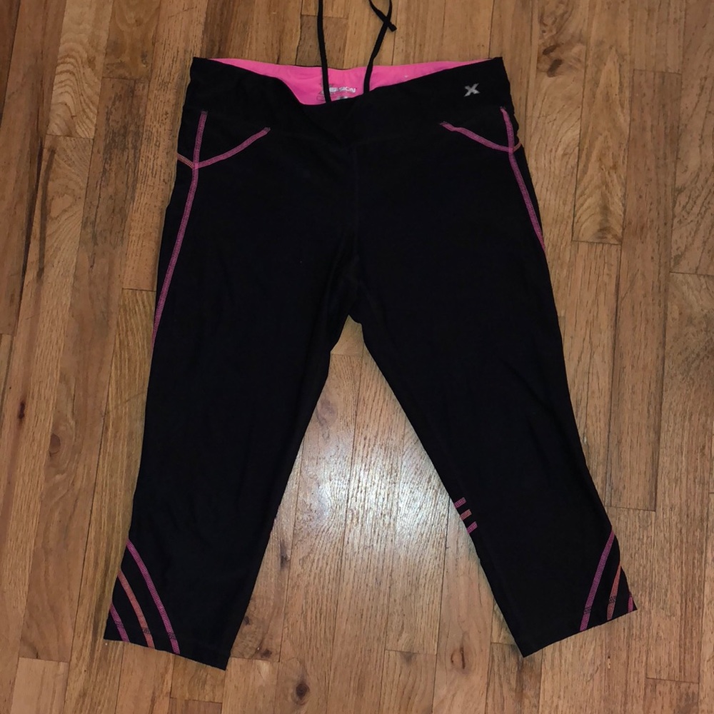 Cropped athletic leggings